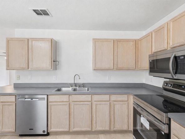 7604  Amsterdam Lane , Arlington Texas 76002