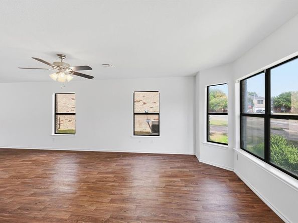 7604  Amsterdam Lane , Arlington Texas 76002