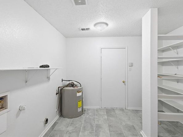 7604  Amsterdam Lane , Arlington Texas 76002