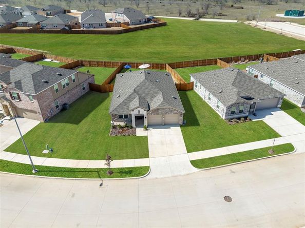 1916  Winding Creek Way , Denton Texas 76208