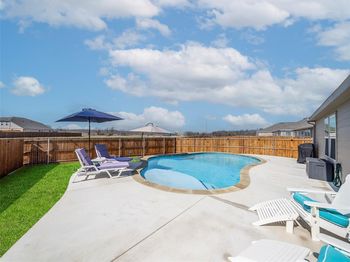 1916  Winding Creek Way 