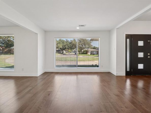 7326  La Cosa Drive , Dallas Texas 75248