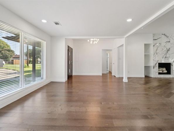 7326  La Cosa Drive , Dallas Texas 75248
