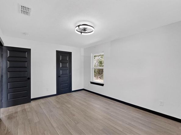 671  Cedarcliff Drive , Dallas Texas 75217
