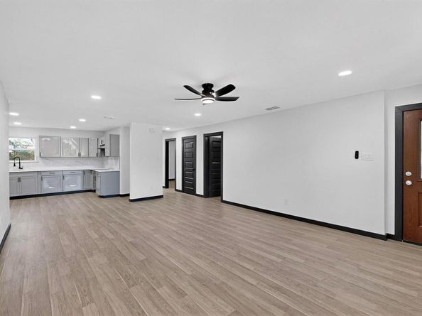 671  Cedarcliff Drive , Dallas Texas 75217