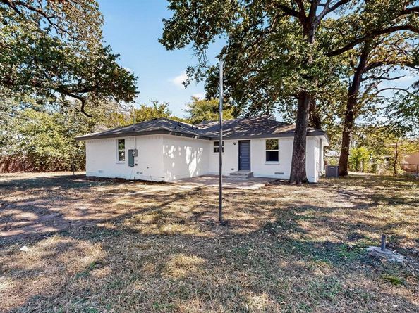 671  Cedarcliff Drive , Dallas Texas 75217