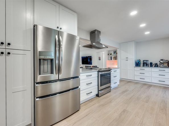 7738  La Manga Drive , Dallas Texas 75248