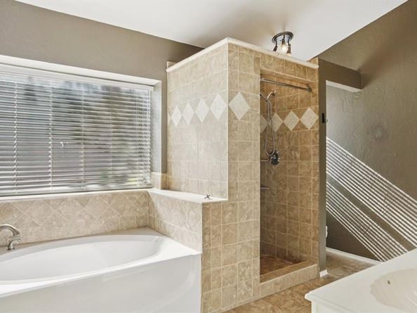 607  Ashcroft Drive , Grapevine Texas 76051