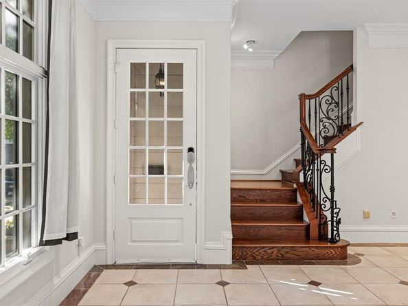 2214  Worthington Street , Dallas Texas 75204