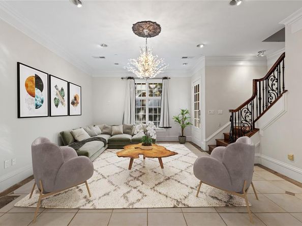 2214  Worthington Street , Dallas Texas 75204