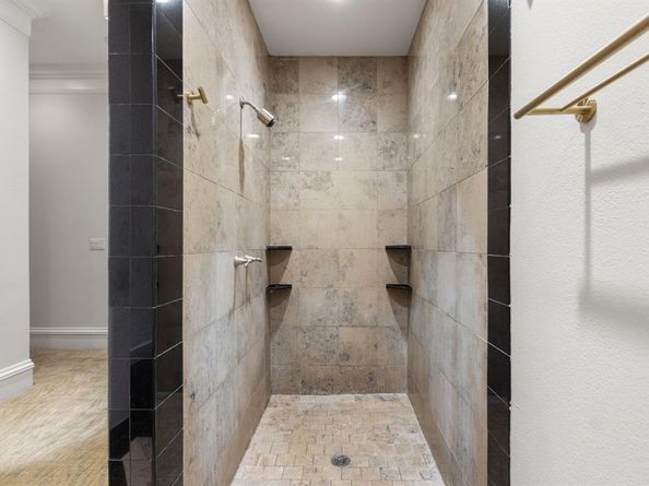 2214  Worthington Street , Dallas Texas 75204