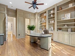 2214  Worthington Street , Dallas Texas 75204