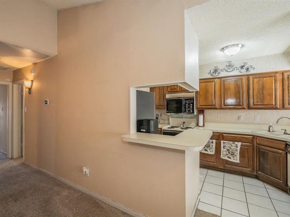 1300  Memory Lane  5221, Arlington Texas 76011