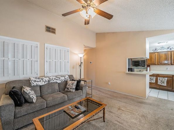 1300  Memory Lane  5221, Arlington Texas 76011