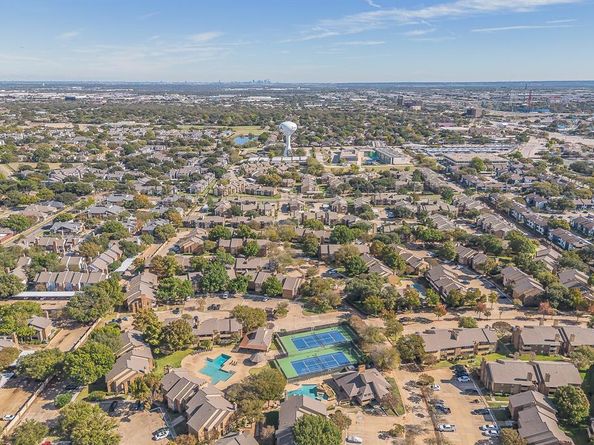 1300  Memory Lane  5221, Arlington Texas 76011