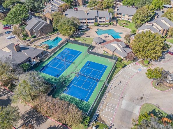 1300  Memory Lane  5221, Arlington Texas 76011