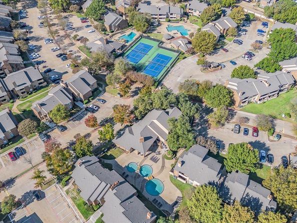 1300  Memory Lane  5221, Arlington Texas 76011