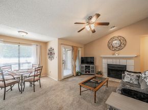 1300  Memory Lane  5221, Arlington Texas 76011