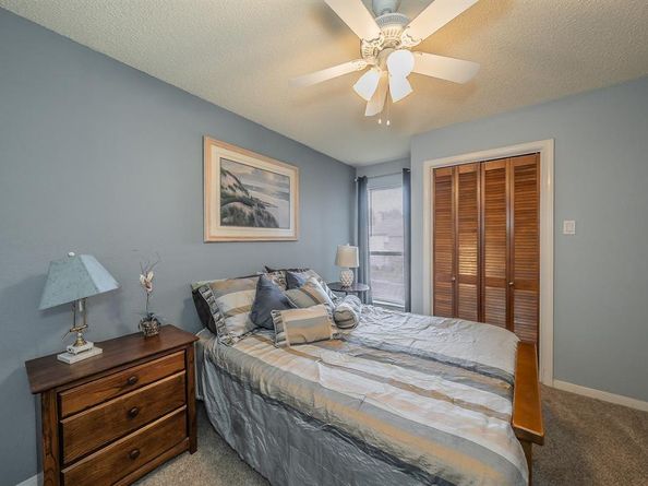 1300  Memory Lane  5221, Arlington Texas 76011