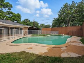 2915  Touraine Drive , Dallas Texas 75211