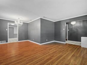 2915  Touraine Drive , Dallas Texas 75211