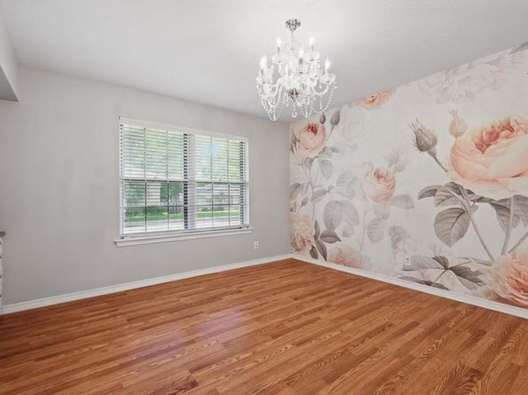 2915  Touraine Drive , Dallas Texas 75211