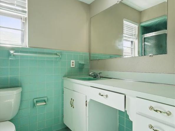 2915  Touraine Drive , Dallas Texas 75211