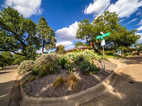 903  Bison Trail , Dallas Texas 75208