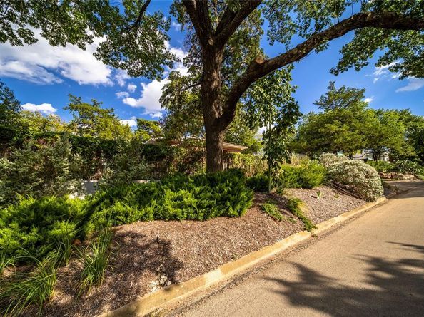 903  Bison Trail , Dallas Texas 75208