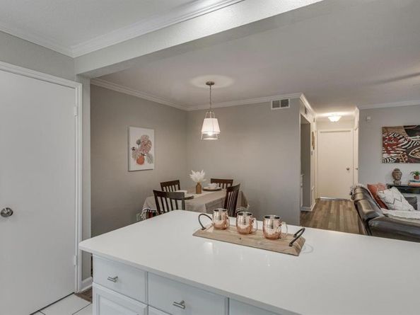 15151  Berry Trail  401, Dallas Texas 75248