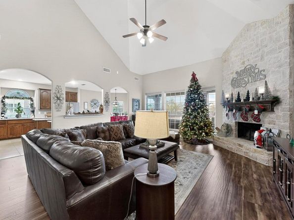 1600  Fence Post Drive , Fort Worth Texas 76052