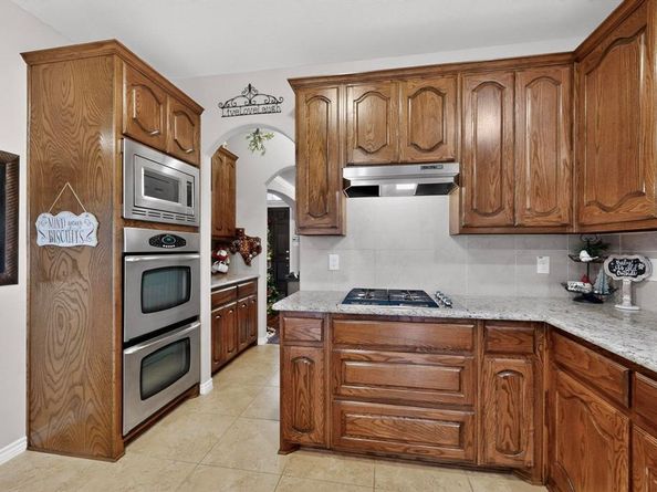 1600  Fence Post Drive , Fort Worth Texas 76052