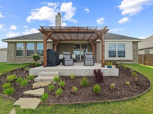 2605  Geer Lane , Mansfield Texas 76063