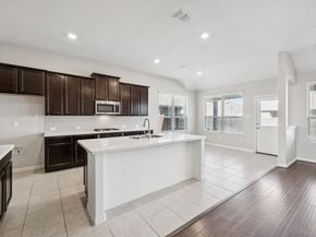 824  San Madrid Trail , Fort Worth Texas 76052