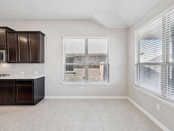 824  San Madrid Trail , Fort Worth Texas 76052