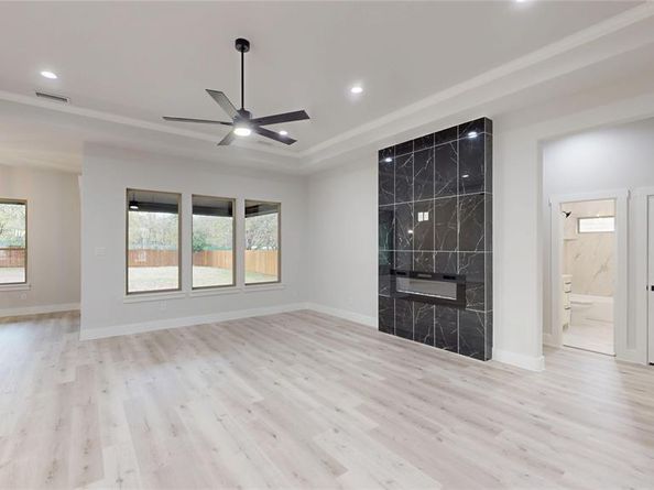 716  Del Drive , Denton Texas 76207