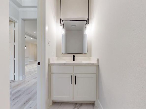 716  Del Drive , Denton Texas 76207