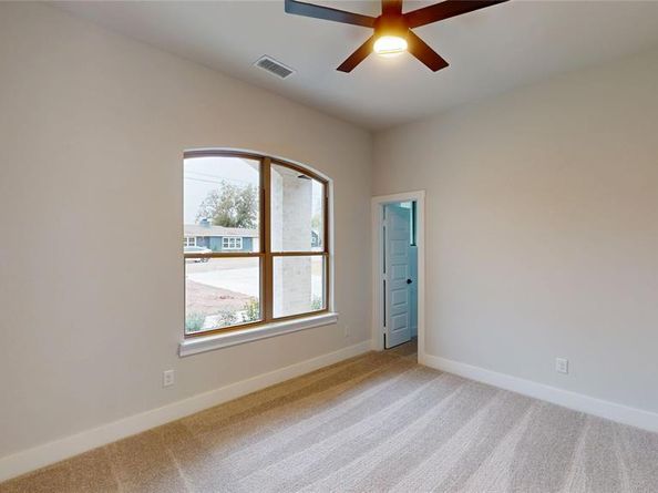 716  Del Drive , Denton Texas 76207