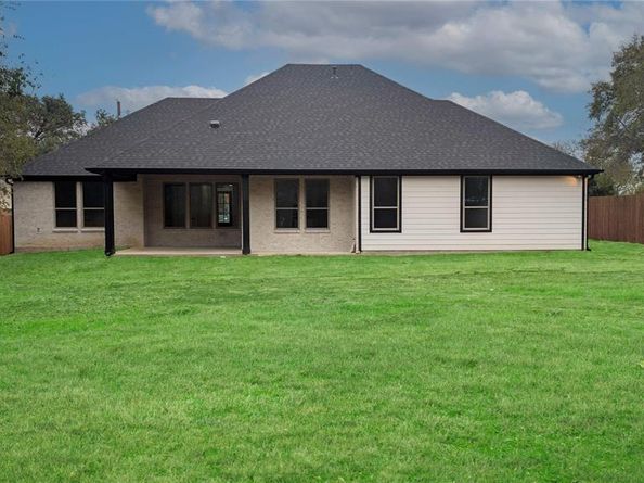 716  Del Drive , Denton Texas 76207