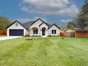 716  Del Drive , Denton Texas 76207