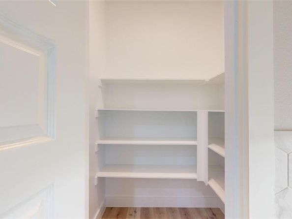 716  Del Drive , Denton Texas 76207