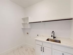 716  Del Drive , Denton Texas 76207