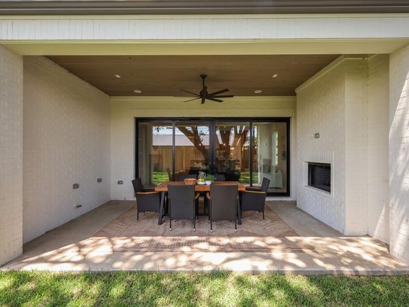 7706  Robin Road , Dallas Texas 75209