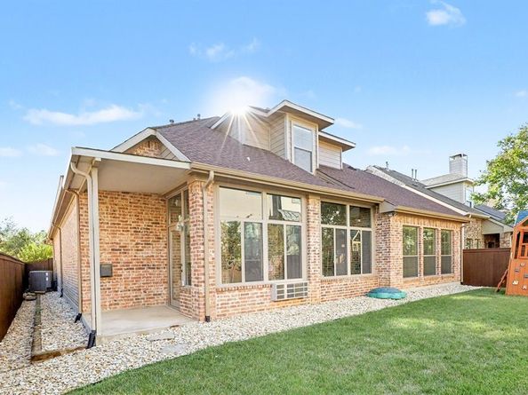 1125  Michener Way , Irving Texas 75063