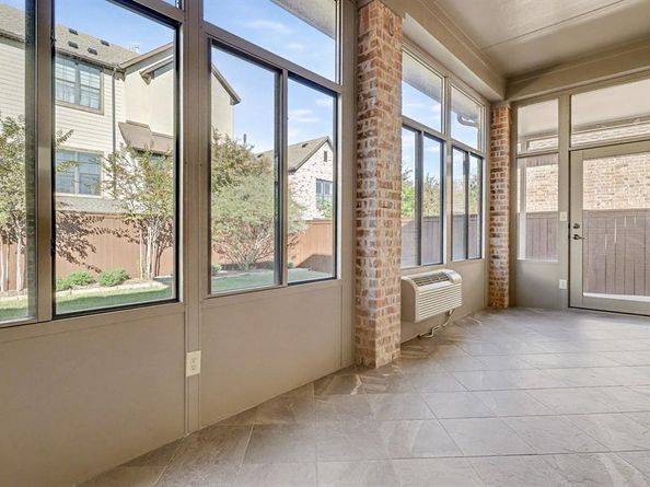 1125  Michener Way , Irving Texas 75063