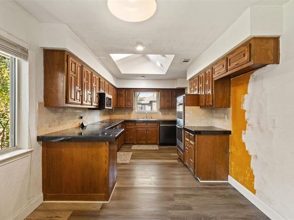 1924  Robin Meadow Drive , Carrollton Texas 75007