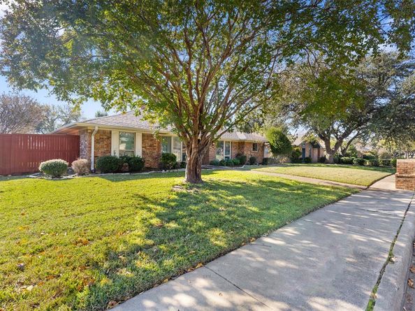 1924  Robin Meadow Drive , Carrollton Texas 75007