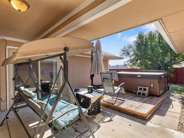 1924  Robin Meadow Drive , Carrollton Texas 75007