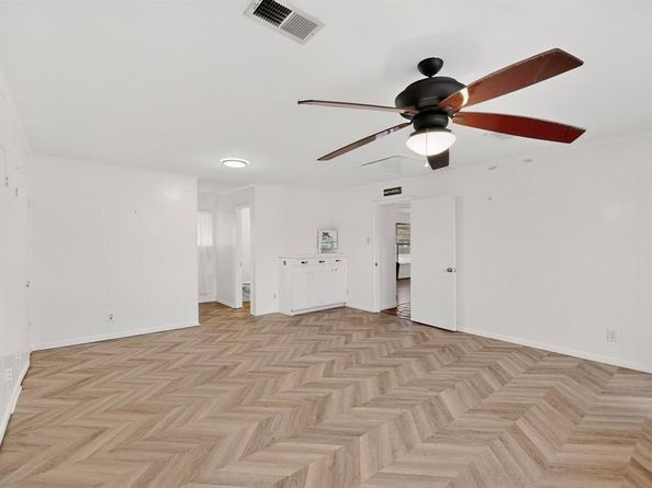 514 W Ridgewood Drive , Garland Texas 75041