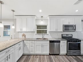 1310  Airline Drive , Grapevine Texas 76051